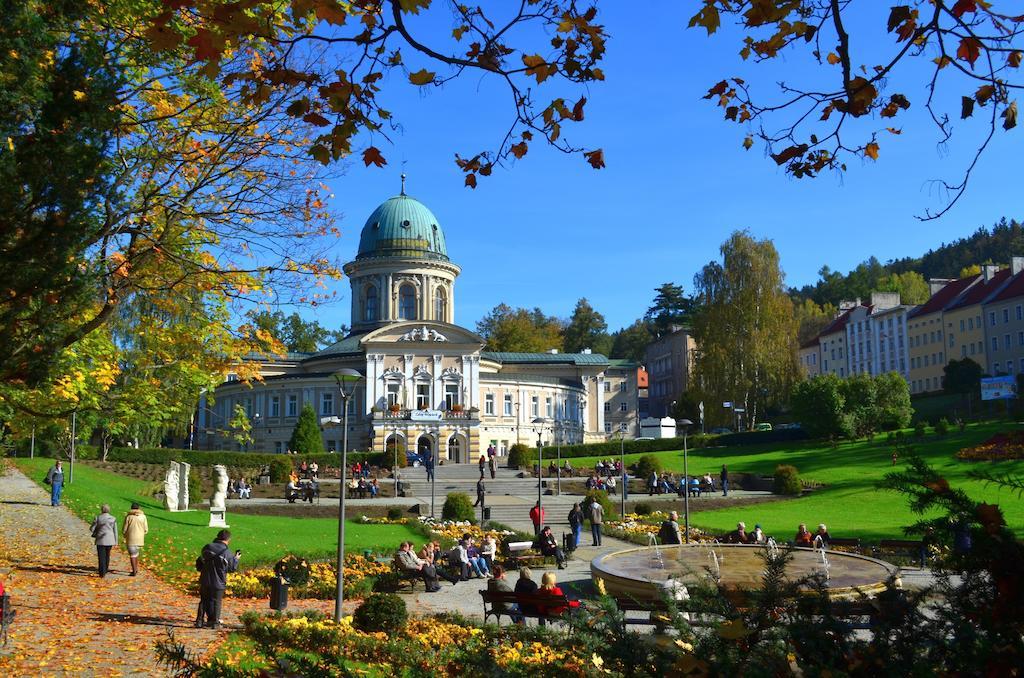 Zdroj Wojciech Aparthotel Lądek-Zdrój Exterior foto
